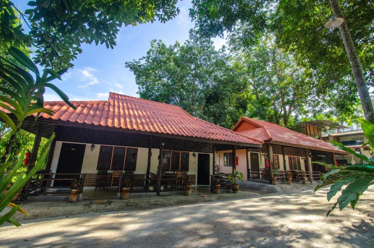 Aonang Guest Home Ao Nang Bagian luar foto